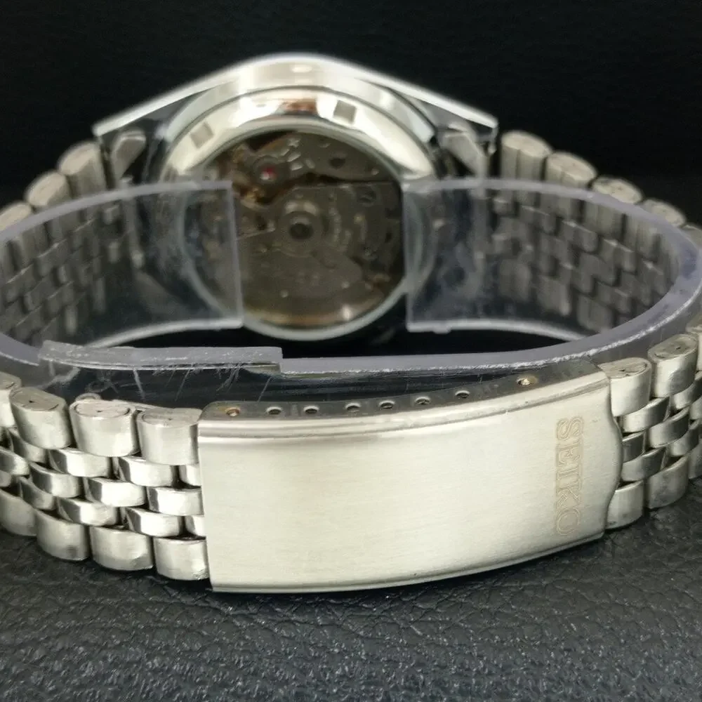 Vintage 1978 Seiko Automatic Mens Silver Watch W/daydate & Silver accents